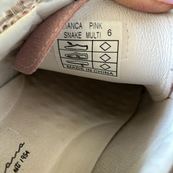 Vintage Havana Pink adorable worn once size 6 sneakers - Picture 5 of 9